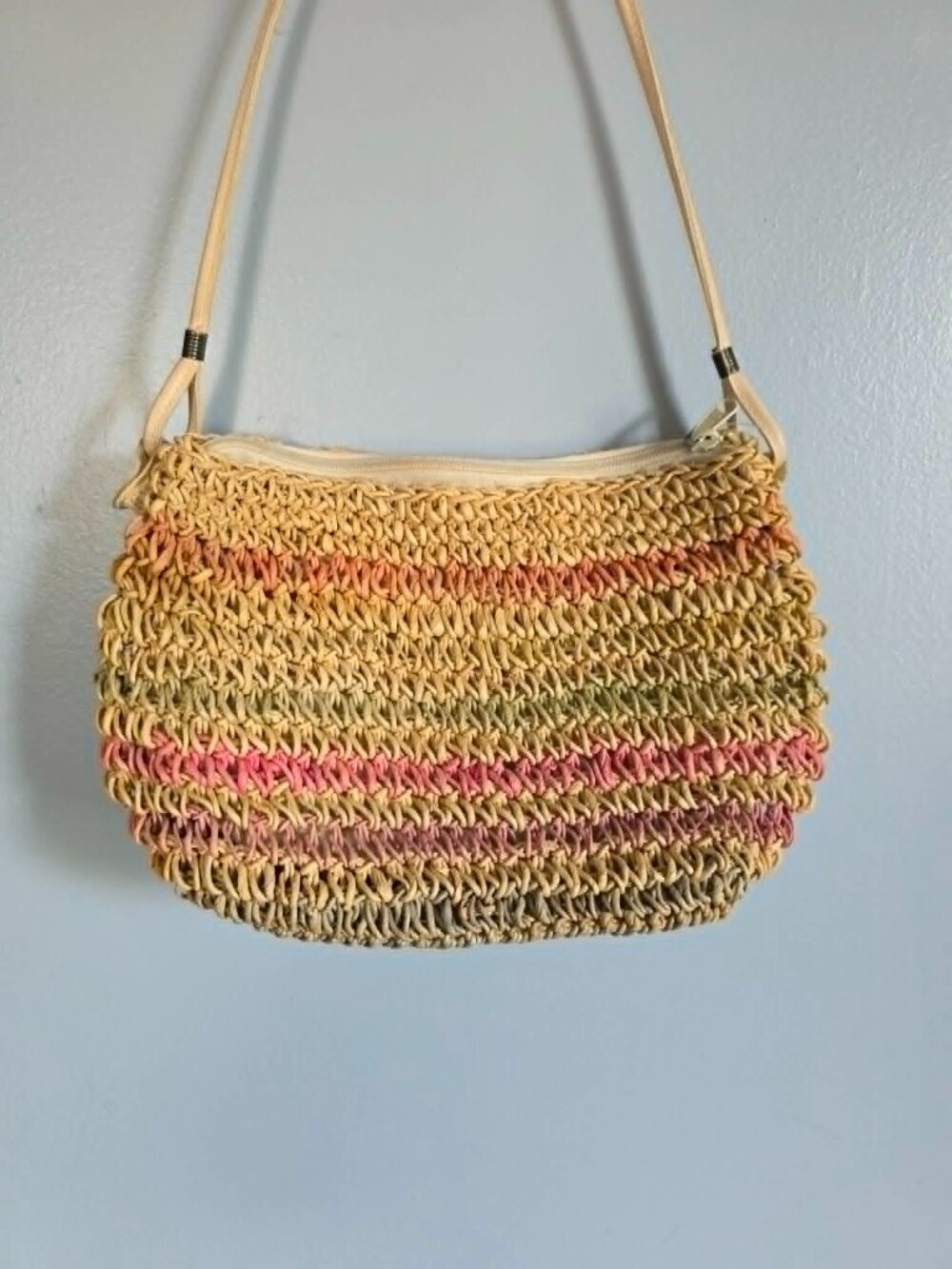 Vintage bohemian multicolored woven straw crossbody purse - Picture 2 of 7